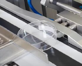 LabPlate – Master Pro: Automatisiertes Petrischalen-Etikettiersystem