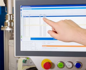 LabPlate – Master Pro: Automatisiertes Petrischalen-Etikettiersystem