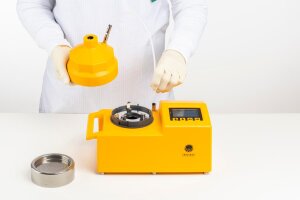 TRIO.BAS AGC – Luftkeimsammler mit Gas- & Kalibrierprüfung