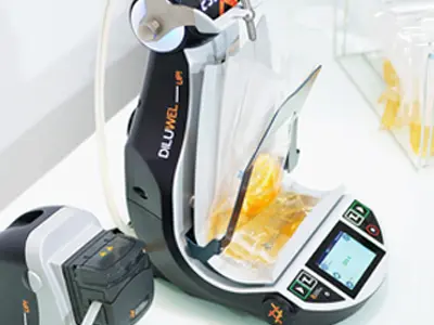 Gravimetrischer Verdünner im Labor bei der automatisierten Probenverdünnung in einem sterilen Beutel